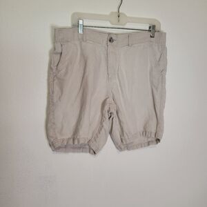 Saks fifth Ave mens linen cream colored shorts